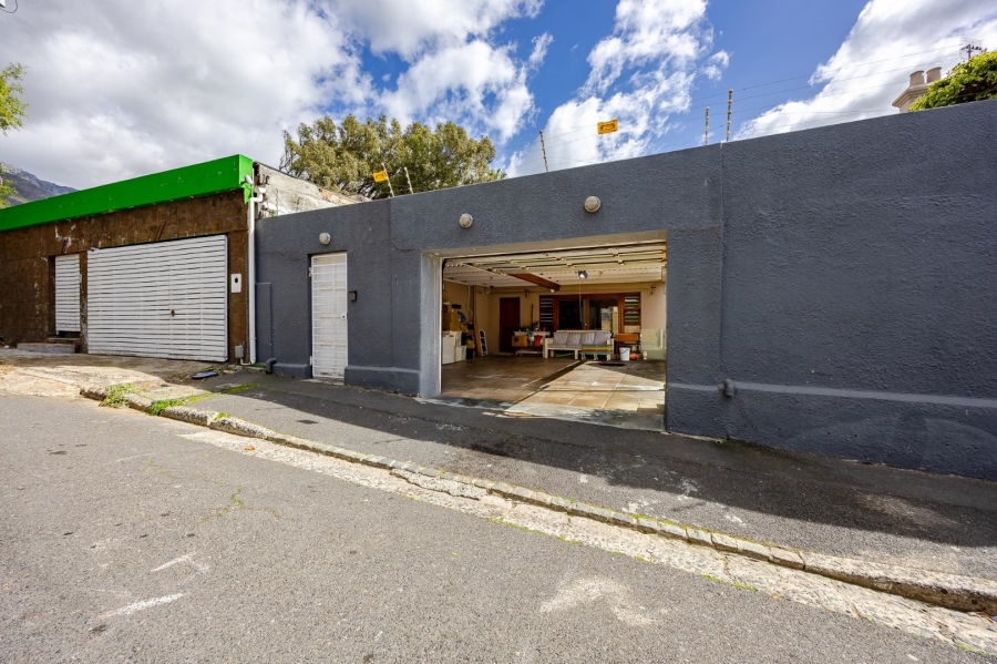 6 Bedroom Property for Sale in Woodstock Western Cape